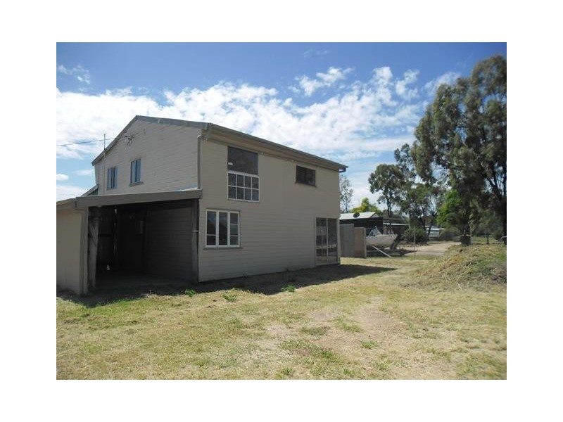 7 Burke Street, Drillham QLD 4424