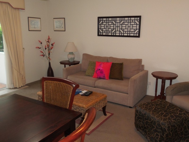 unit 103/8  Philip Ave, Broadbeach QLD 4218