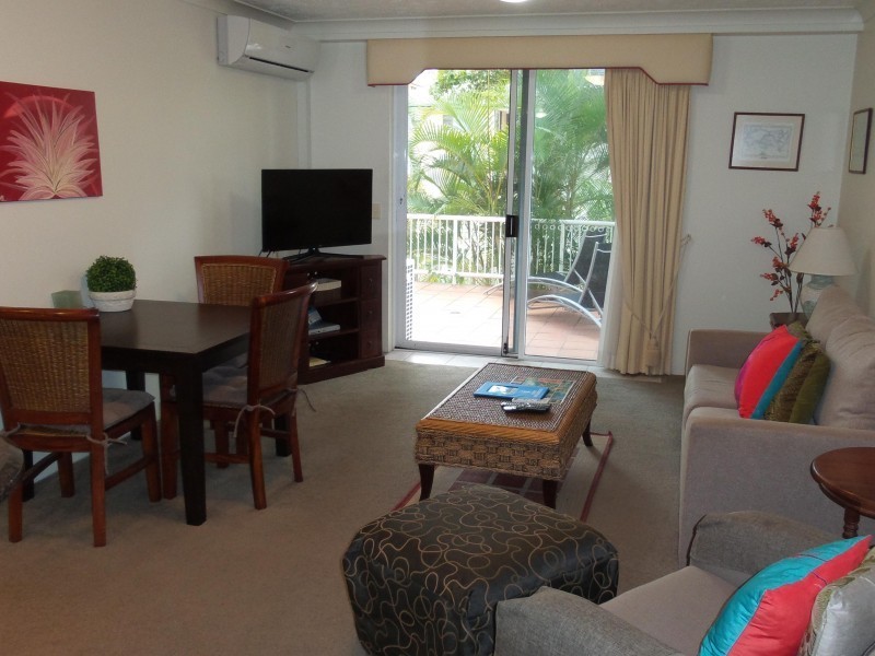 unit 103/8  Philip Ave, Broadbeach QLD 4218