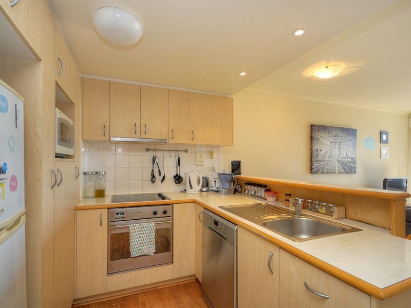 22/20-26 Illawong Street, Chevron Island QLD 4217