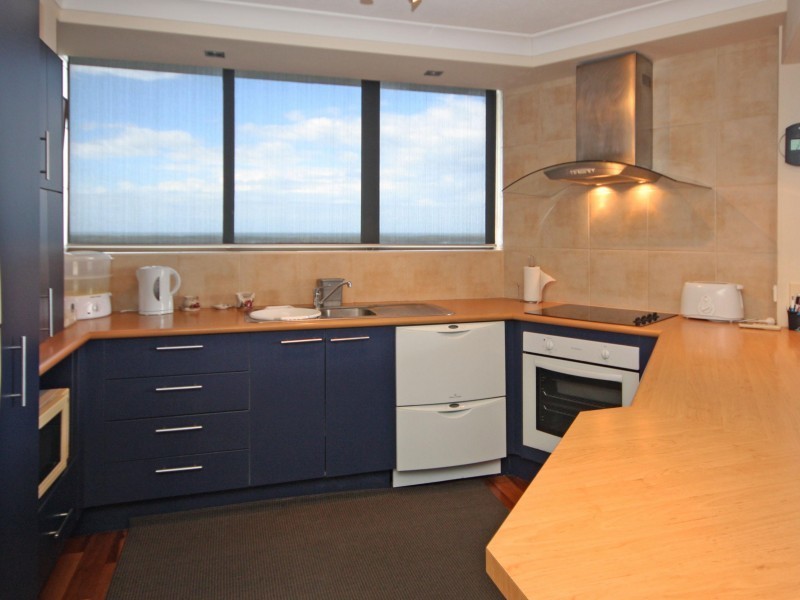 9 Bayview Street, Runaway Bay QLD 4216