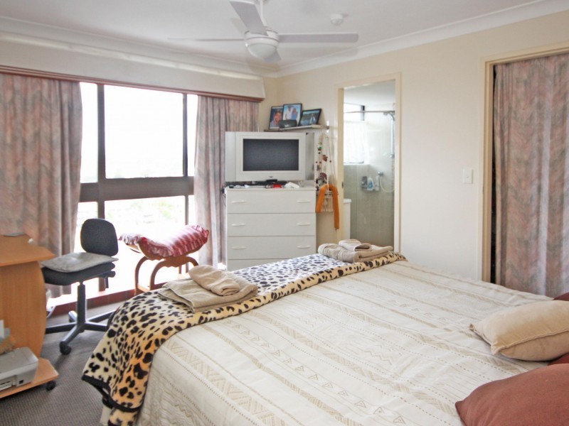 9 Bayview Street, Runaway Bay QLD 4216