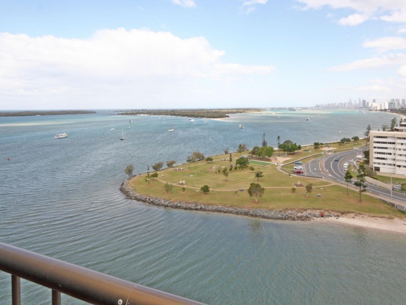 9 Bayview Street, Runaway Bay QLD 4216