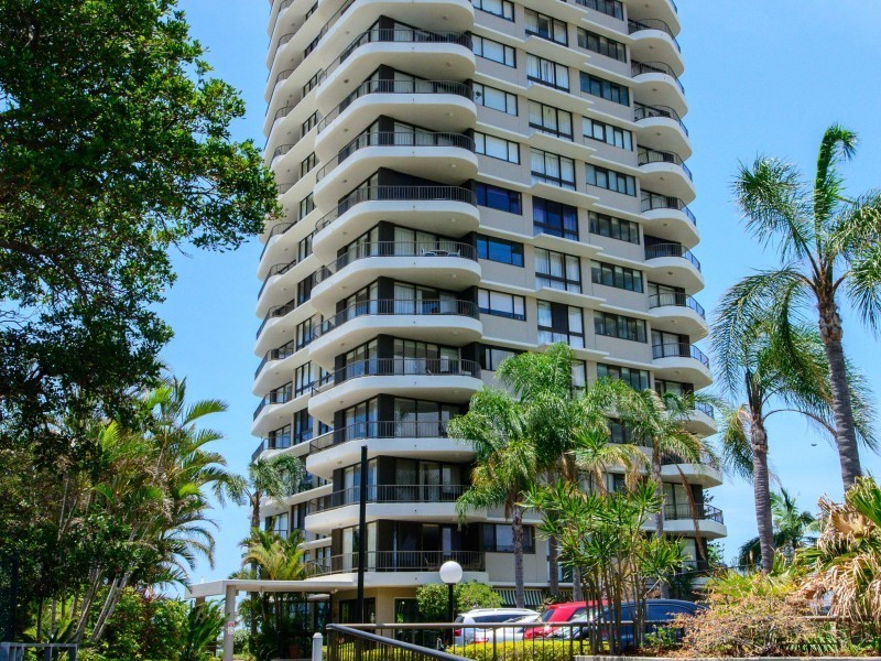 9 Bayview Street, Runaway Bay QLD 4216