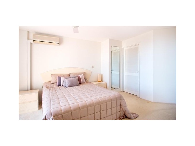 1 Peak Avenue, Main Beach QLD 4217