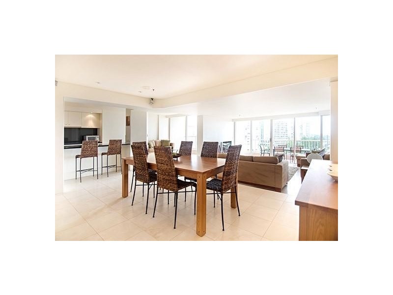 1 Peak Avenue, Main Beach QLD 4217