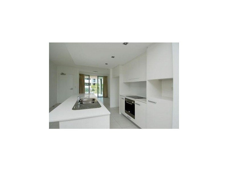 13/2 Gavin Crescent, Mermaid Beach QLD 4218