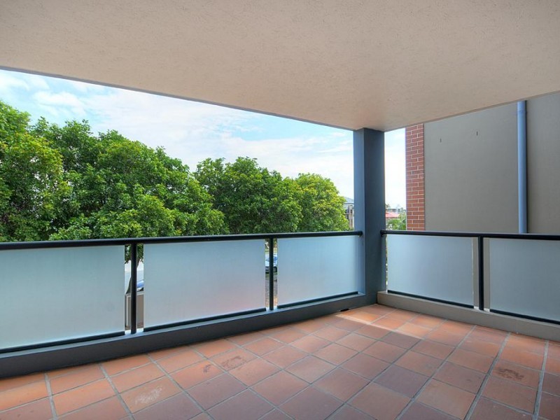 16/20-26 Illawong Street, Chevron Island QLD 4217