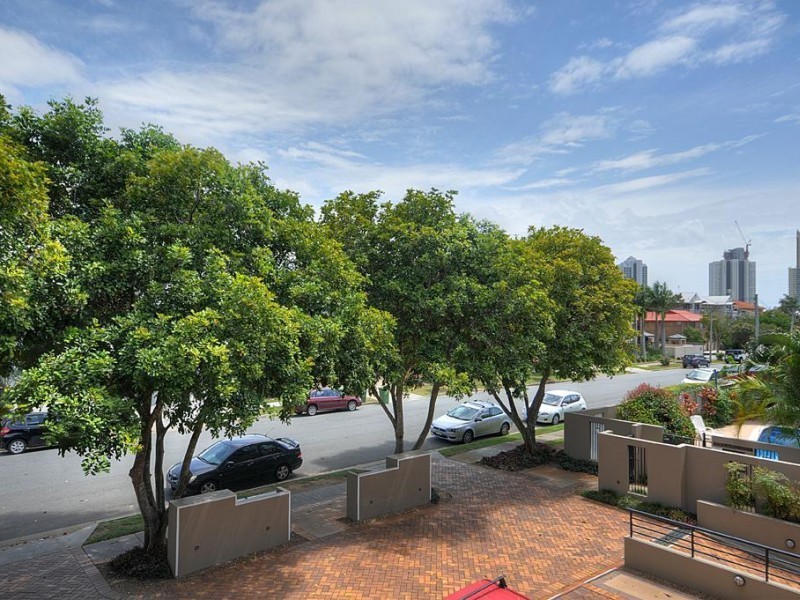 16/20-26 Illawong Street, Chevron Island QLD 4217