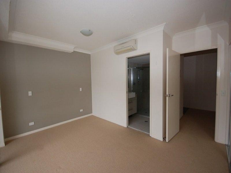 14 Executive Drive, Burleigh Waters QLD 4220