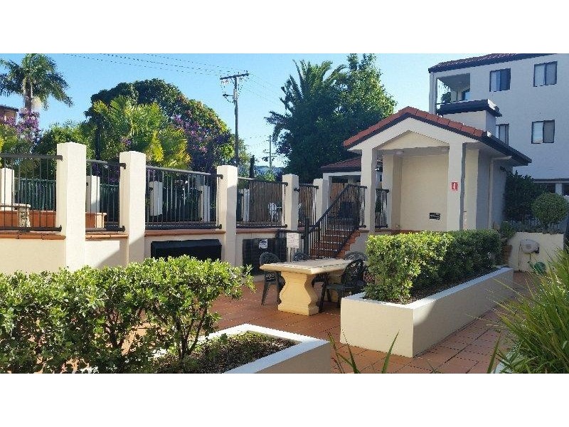 Apartment 11/11-15 Owens Lane, Southport QLD 4215