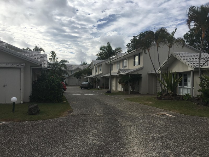 300 Cottesloe Drive, Mermaid Waters QLD 4218