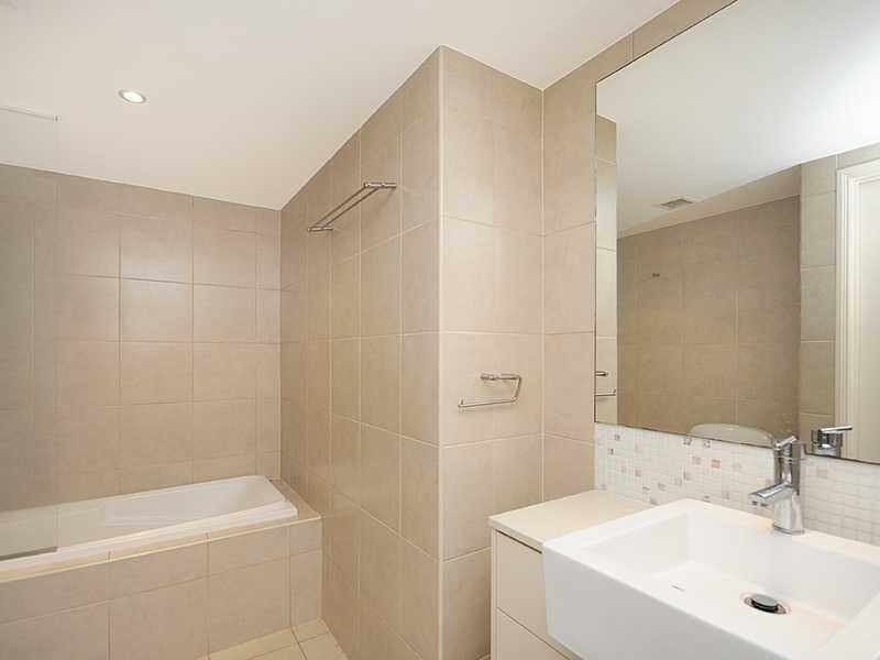 14 Executive Drive, Burleigh Waters QLD 4220