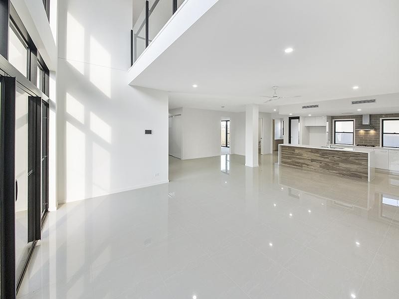 2 Heights Drive, Robina QLD 4226