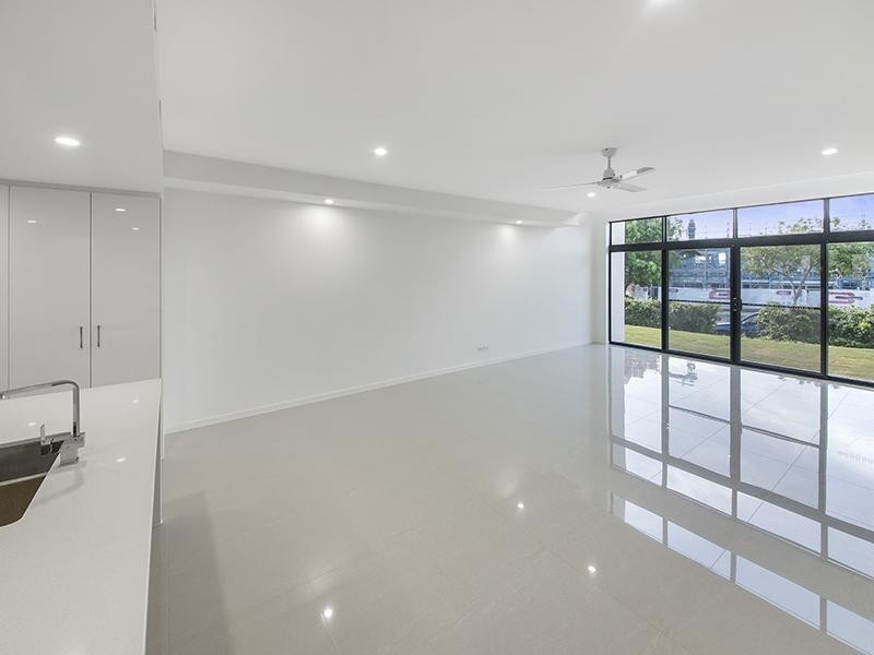 2 Heights Drive, Robina QLD 4226