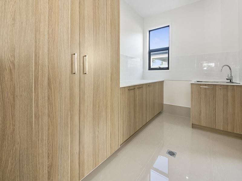 2 Heights Drive, Robina QLD 4226