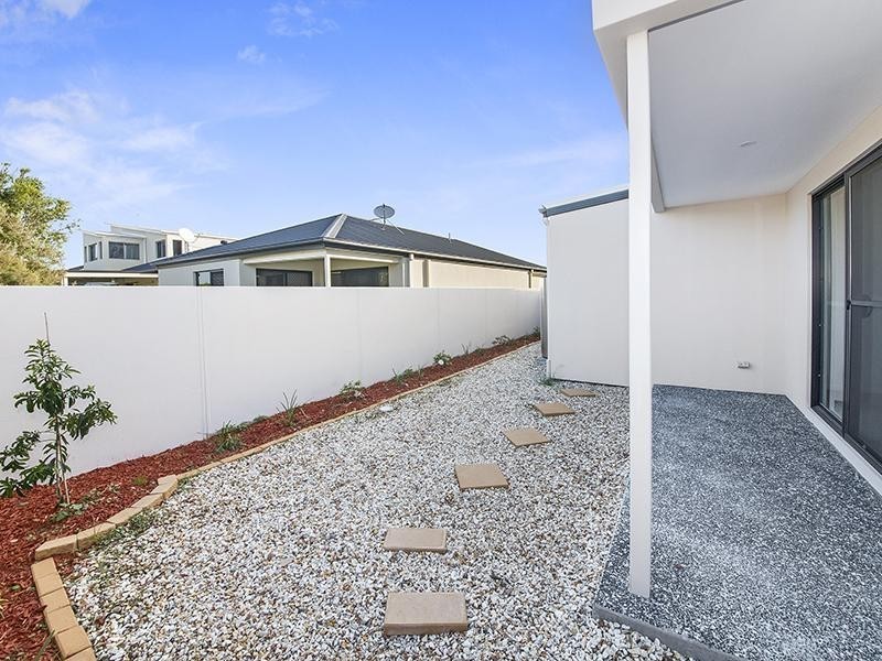 2 Heights Drive, Robina QLD 4226