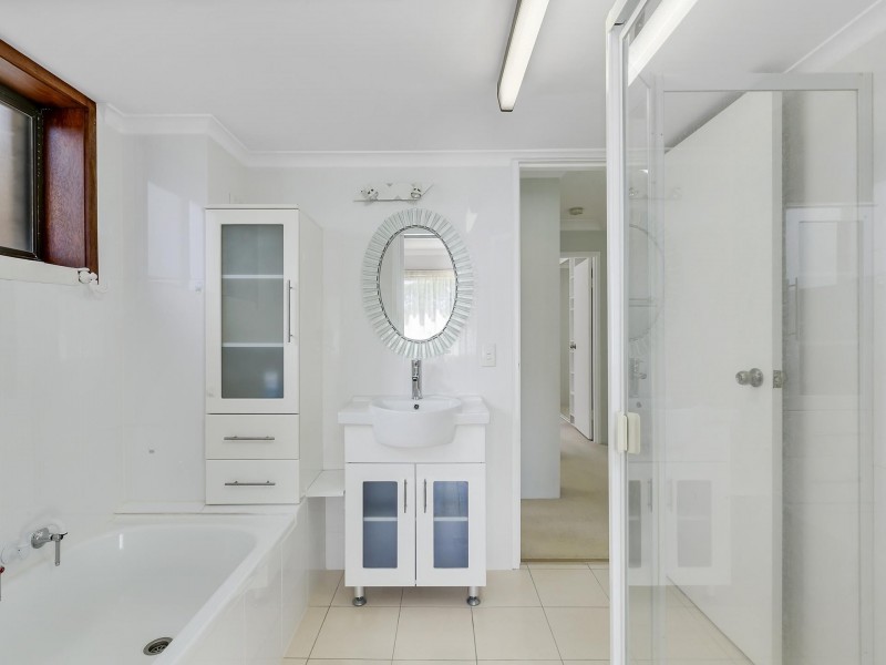 2/228  Marine Parade, Labrador QLD 4215