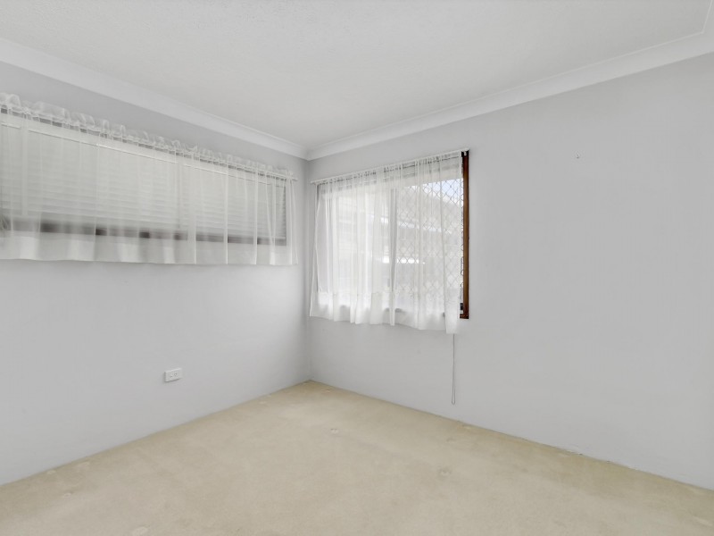 2/228  Marine Parade, Labrador QLD 4215