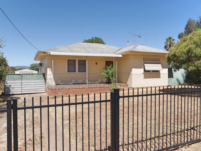 42 Pierce Street, Wellington NSW 2820