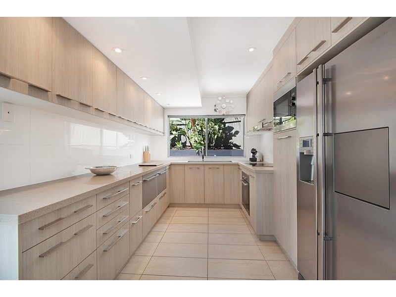 2/8 Sobraon Street, Sunrise Beach QLD 4567