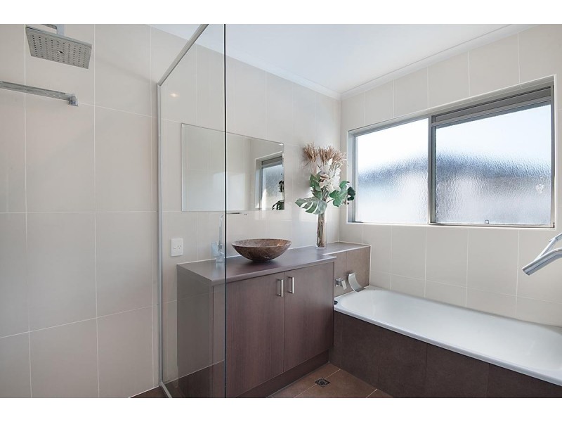 2/8 Sobraon Street, Sunrise Beach QLD 4567