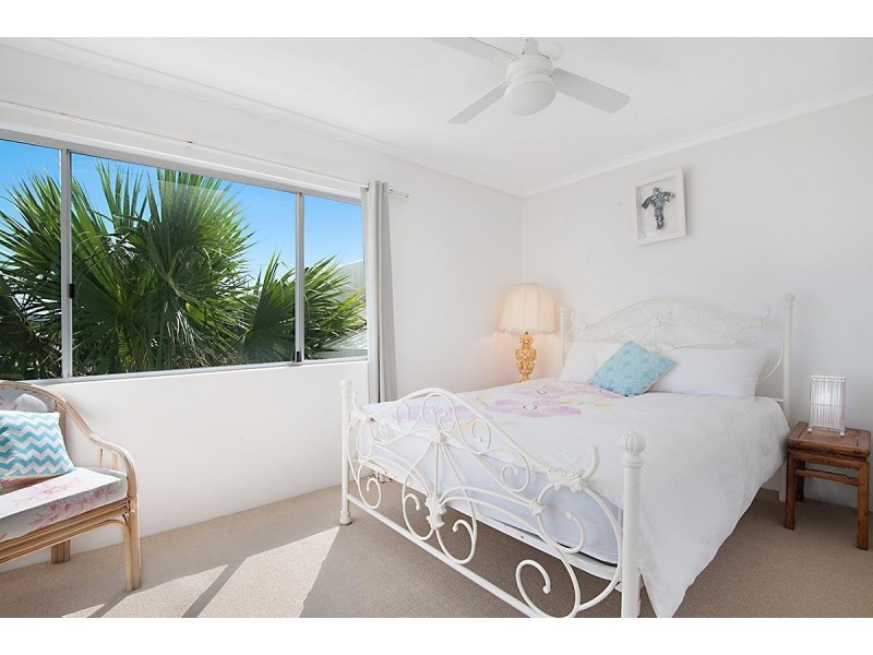 2/8 Sobraon Street, Sunrise Beach QLD 4567