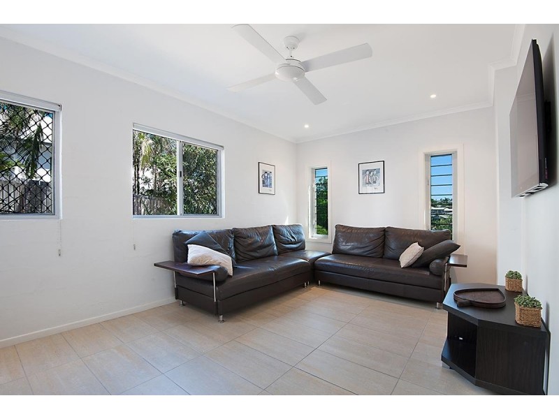 2/8 Sobraon Street, Sunrise Beach QLD 4567