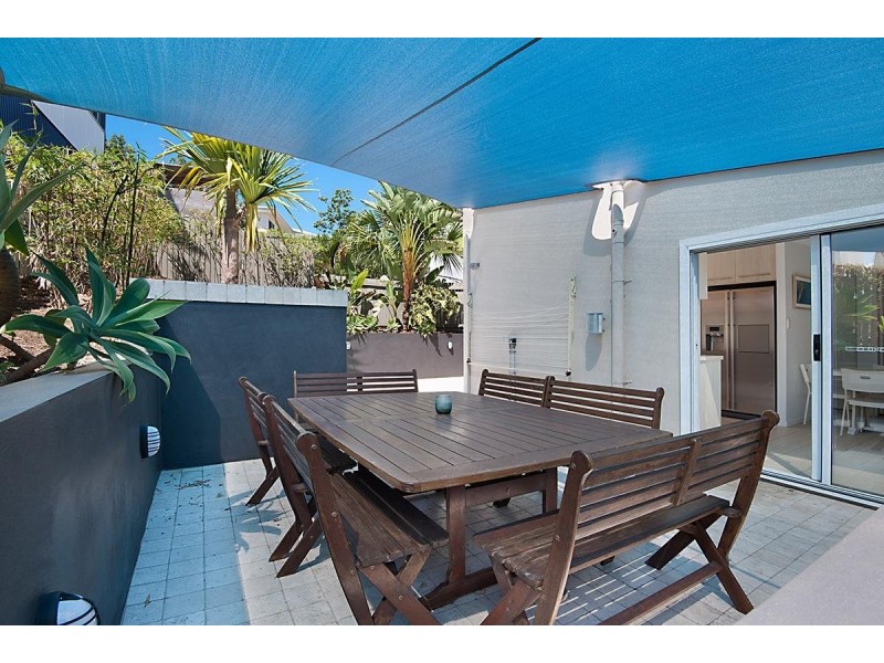 2/8 Sobraon Street, Sunrise Beach QLD 4567