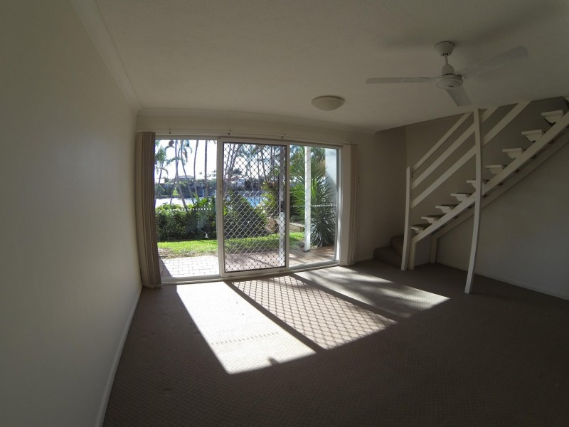 Unit 37/300 cottesloe, Mermaid Waters QLD 4218