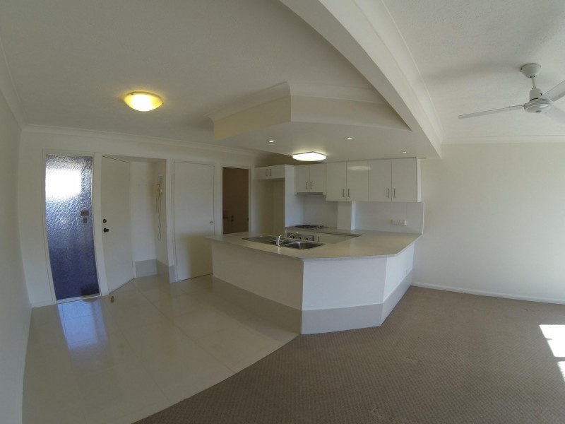 Unit 37/300 cottesloe, Mermaid Waters QLD 4218