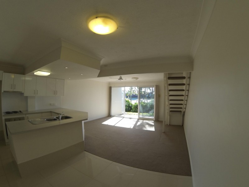 Unit 37/300 cottesloe, Mermaid Waters QLD 4218
