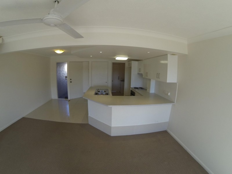Unit 37/300 cottesloe, Mermaid Waters QLD 4218