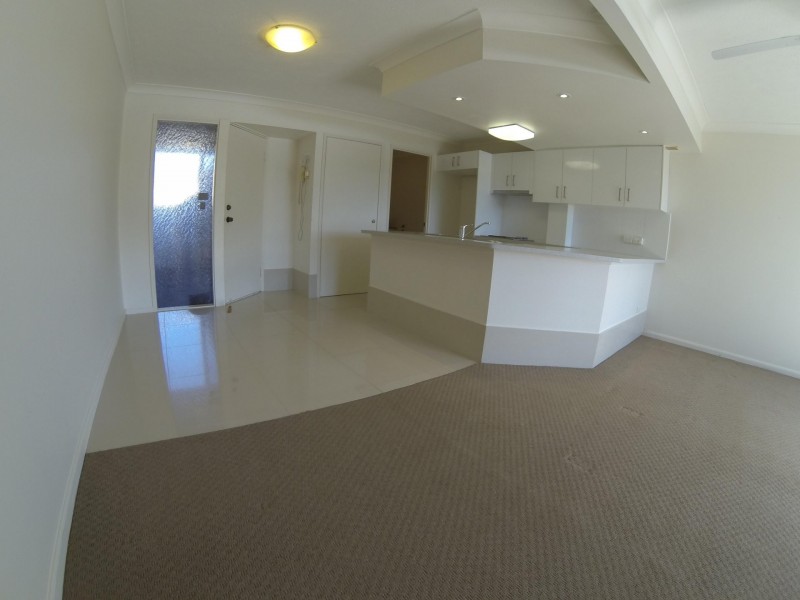 Unit 37/300 cottesloe, Mermaid Waters QLD 4218