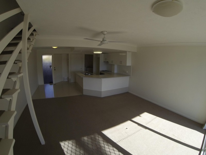 Unit 37/300 cottesloe, Mermaid Waters QLD 4218