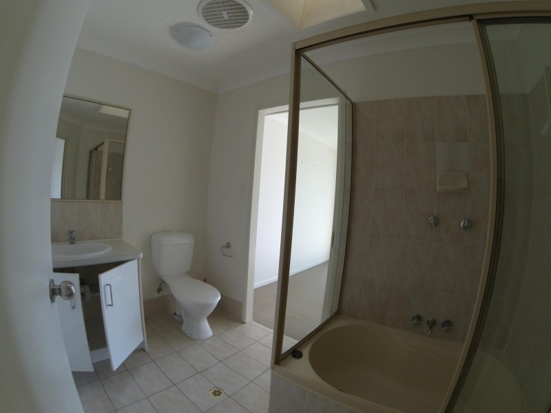 Unit 37/300 cottesloe, Mermaid Waters QLD 4218