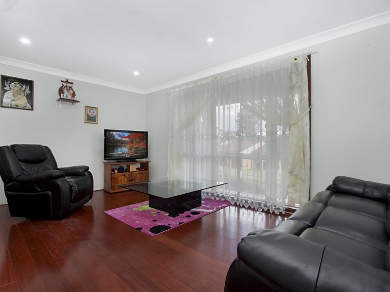 19 Lagonda Drive, Ingleburn NSW 2565