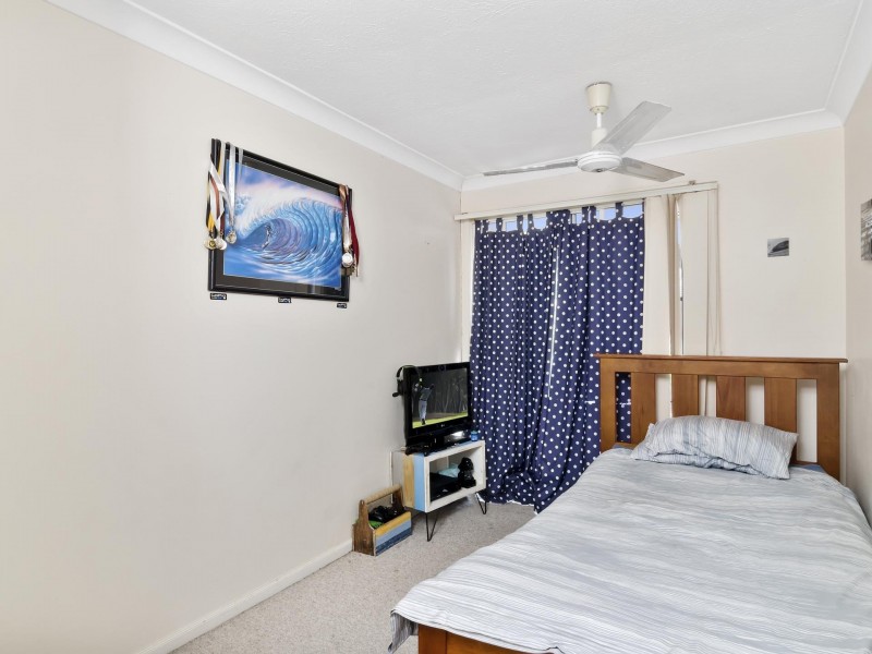 300 Cottesloe Dr, Mermaid Waters QLD 4218