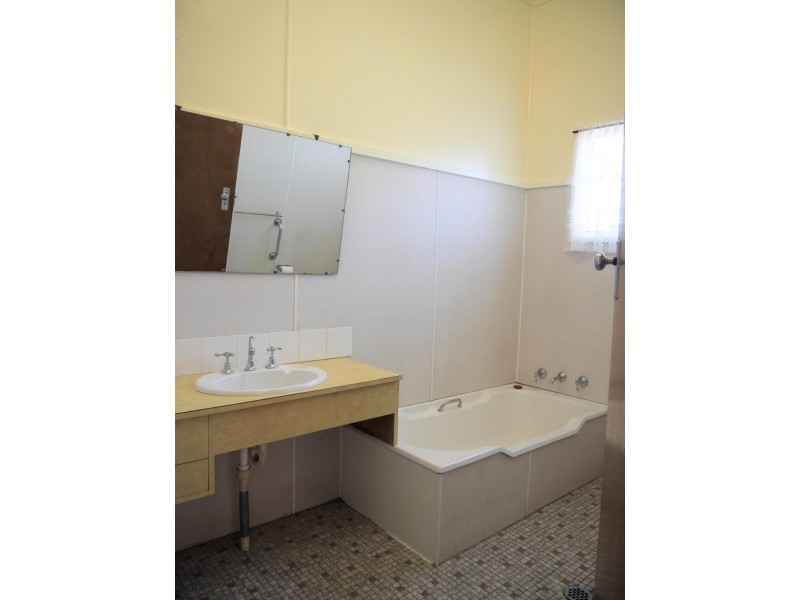 85 Warne Street, Wellington NSW 2820