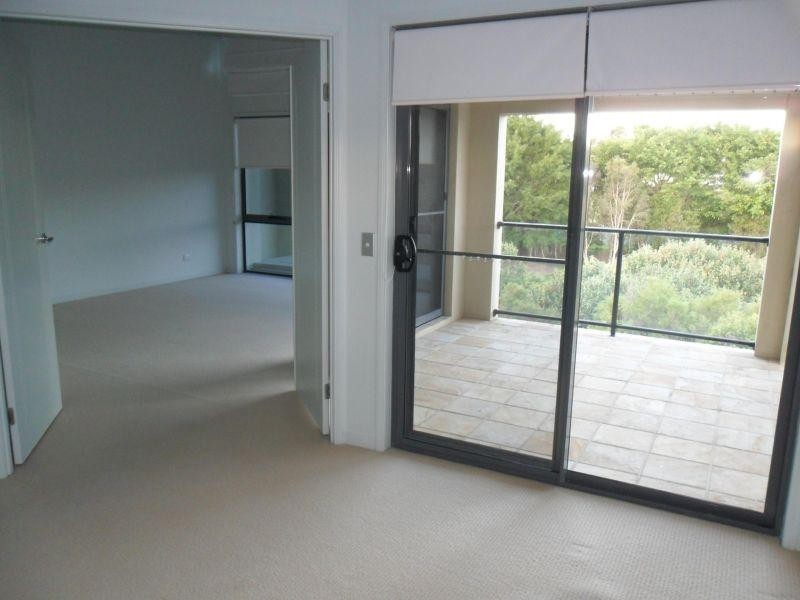 1 The Vistas Drive, Carrara QLD 4211