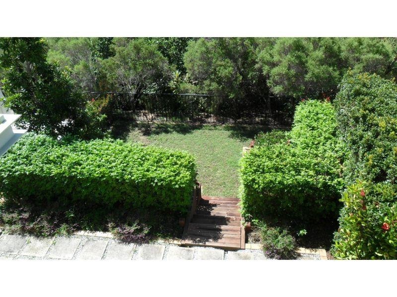 1 The Vistas Drive, Carrara QLD 4211