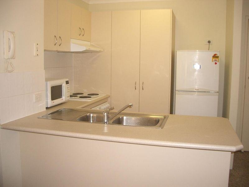 16-26 Waverley Street, Southport QLD 4215