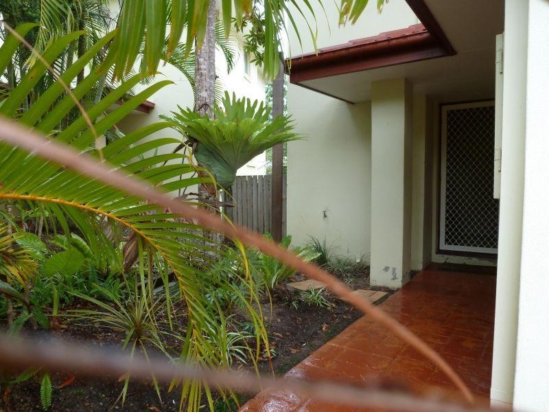 102 Alexander Drive, Highland Park QLD 4211