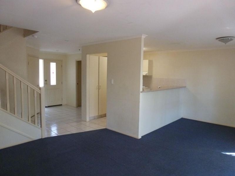 102 Alexander Drive, Highland Park QLD 4211