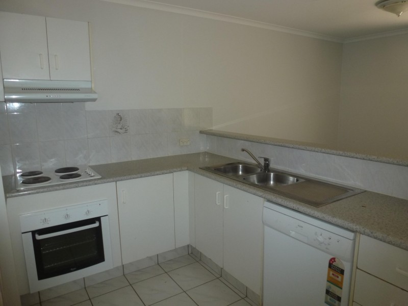 102 Alexander Drive, Highland Park QLD 4211