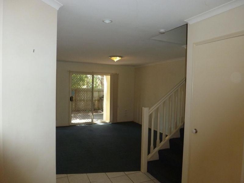 102 Alexander Drive, Highland Park QLD 4211