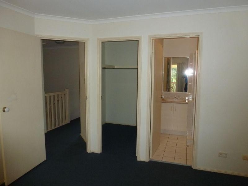 102 Alexander Drive, Highland Park QLD 4211