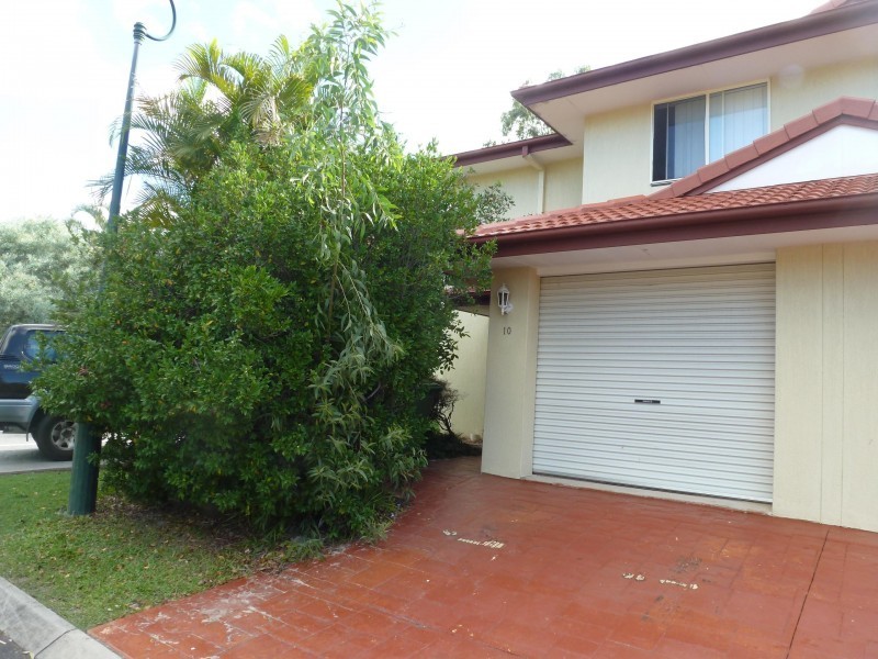 102 Alexander Drive, Highland Park QLD 4211