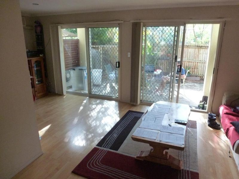 102 Alexander Drive, Highland Park QLD 4211