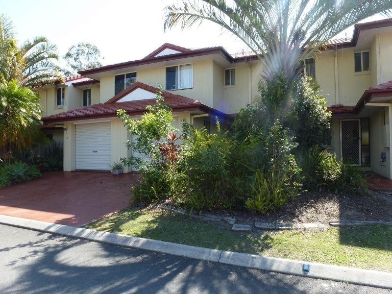 102 Alexander Drive, Highland Park QLD 4211